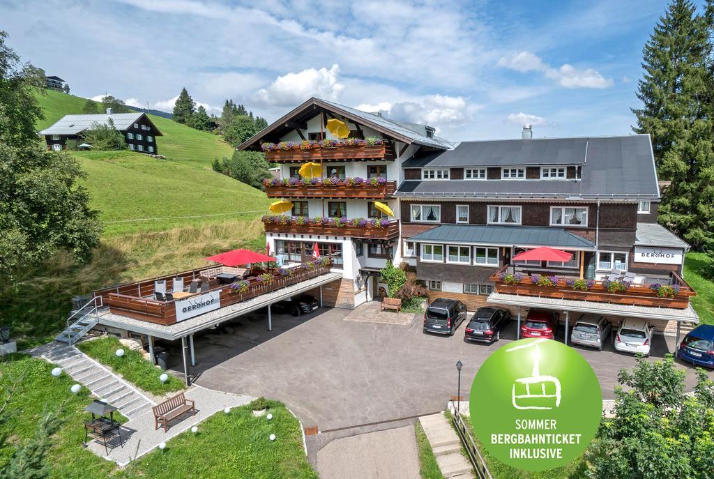 Der Berghof Aparthotel Hirschegg  Exterior photo