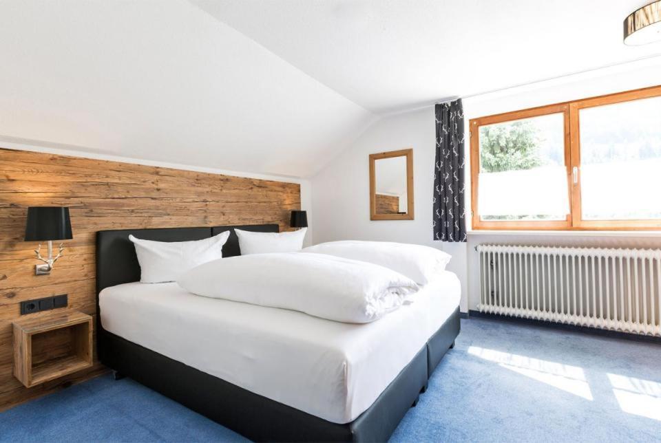 Der Berghof Aparthotel Hirschegg  Exterior photo