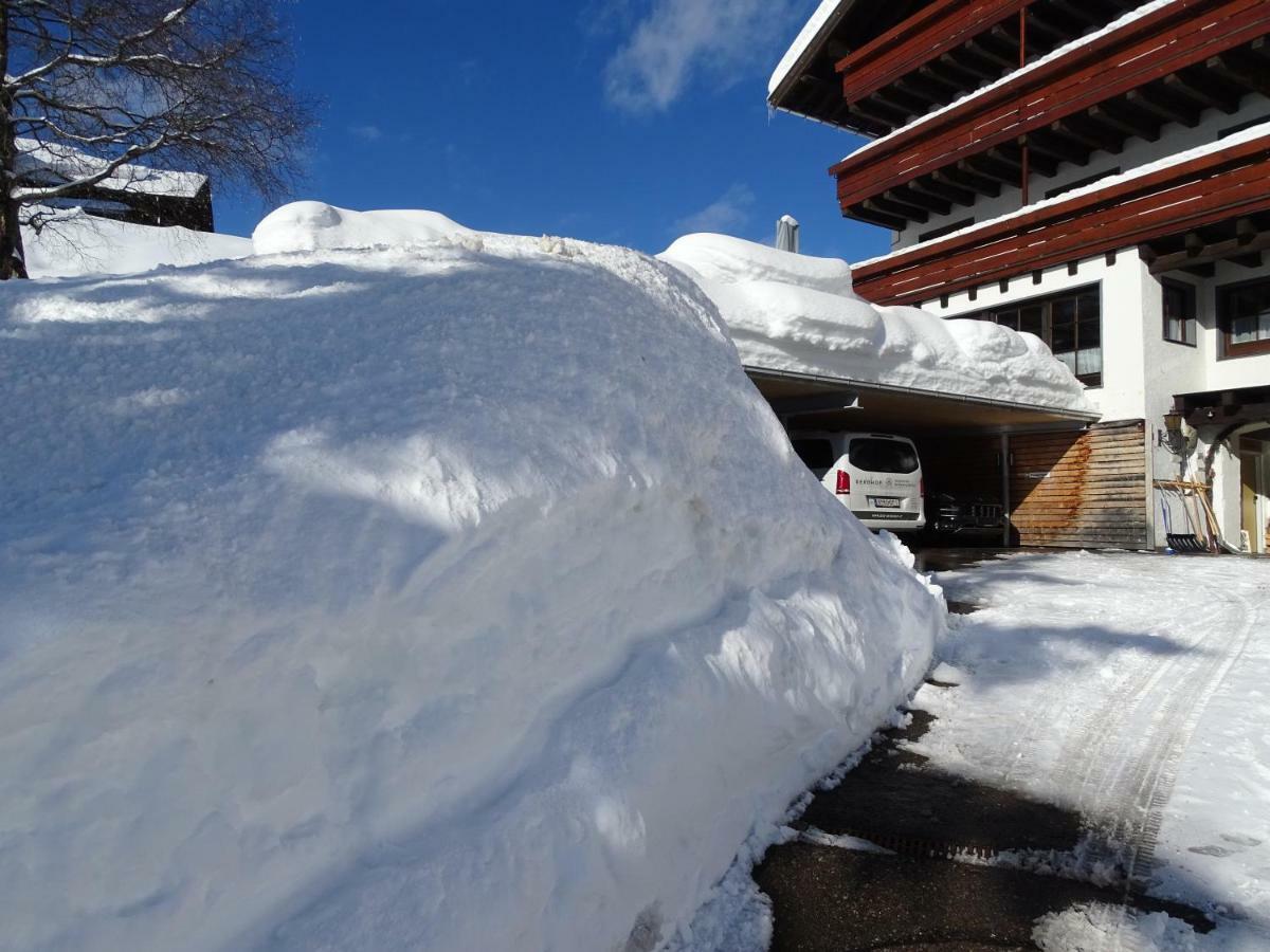 Der Berghof Aparthotel Hirschegg  Exterior photo