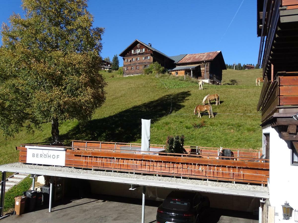 Der Berghof Aparthotel Hirschegg  Exterior photo